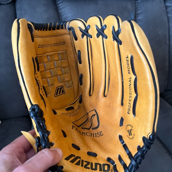 Mizuno Other - MIZUNO MFR 1302 13" BASEBALL  SOFTBALL GLOVE MIT RIGHT HAND THROW PRO MODEL